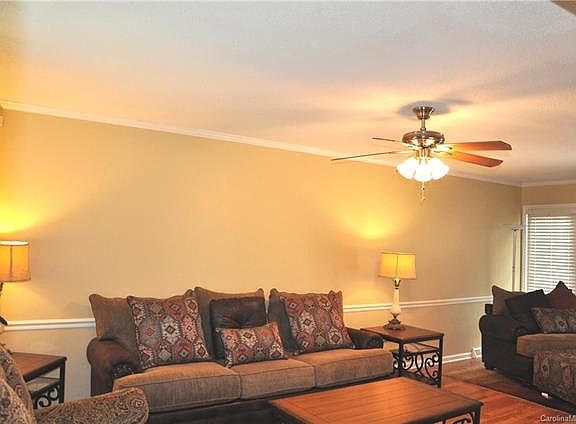 5th image of 11204 Vintage Ln