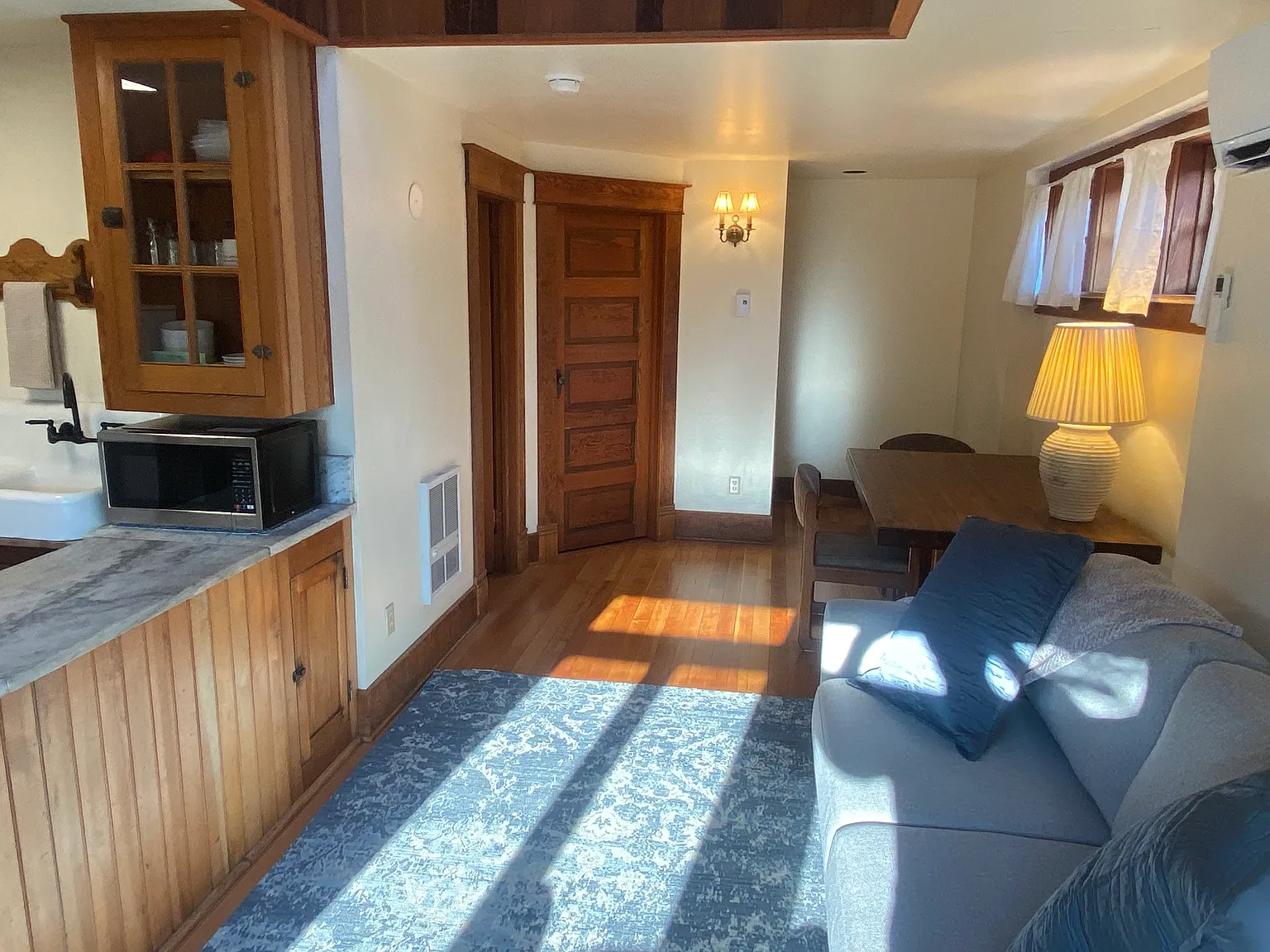 Studio, 840 sqft, $1,800 — Photo 4