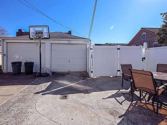 4th image of 8107 12th Ave