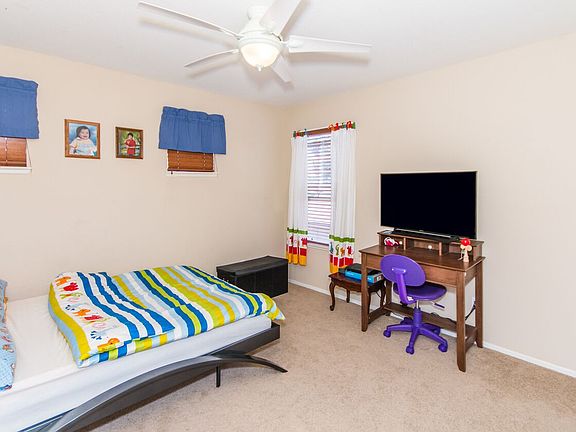 4th image of 38128 Iris Way