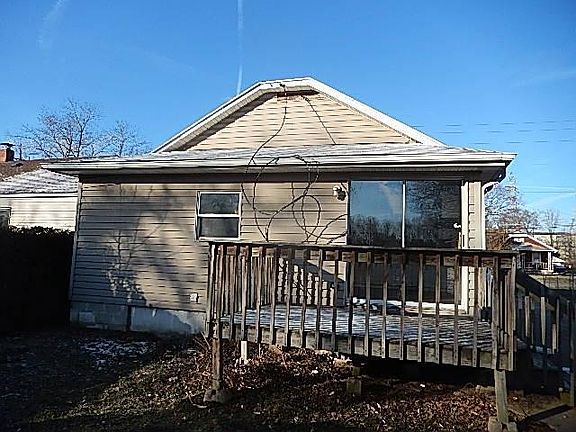 2nd image of 1921 Highland St