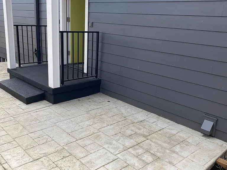 Prescott Courtyard — Photo 4