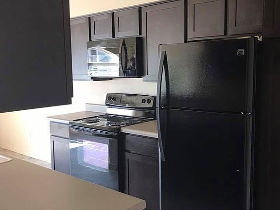 2nd image of 561 N Moffatt Ave #2