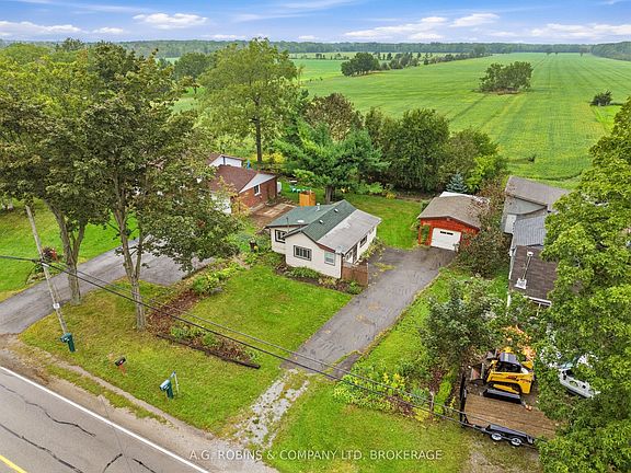 3rd image of 12040 Lakeshore Rd