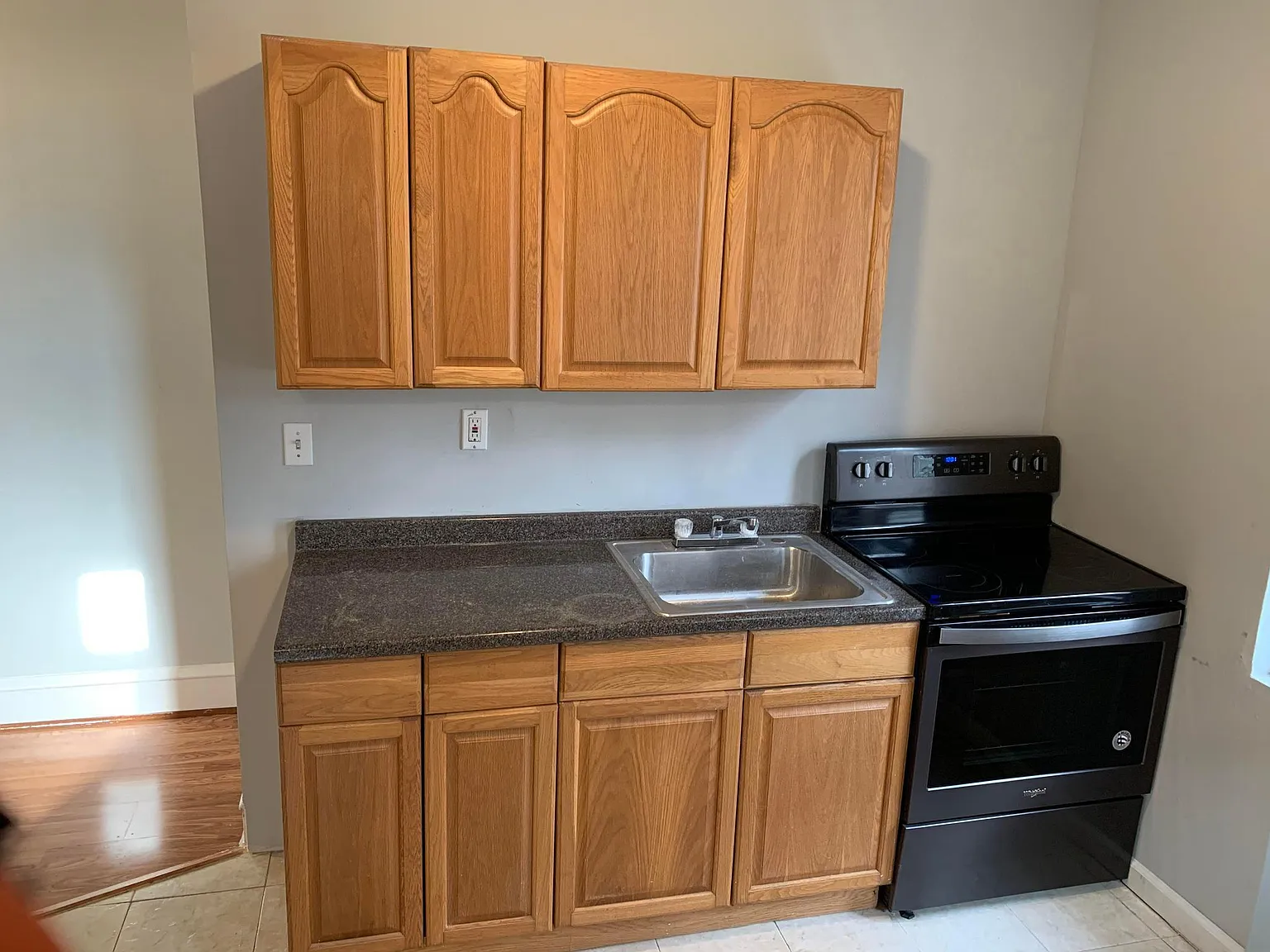2 bed, 750 sqft, $1,200 — Photo 4