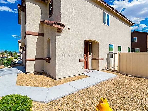 2nd image of 3153 Lake Como Ave