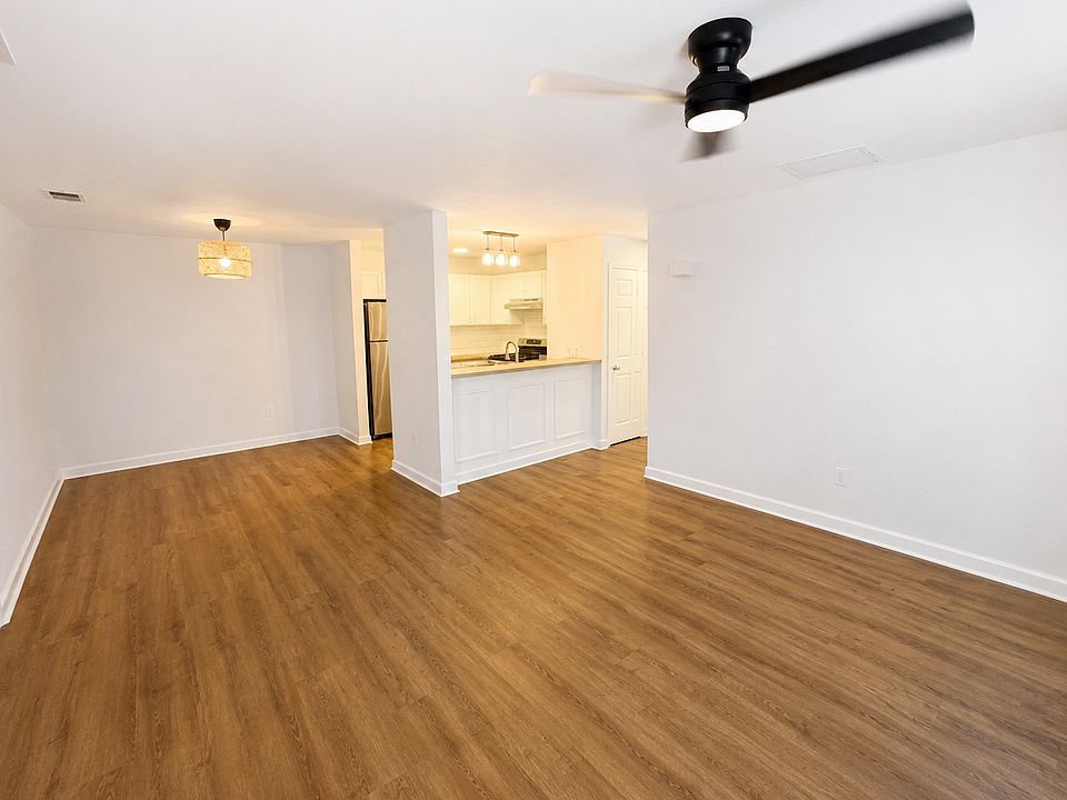 1st image of 25 Jockey Ln #25