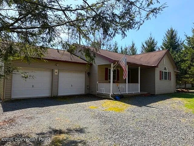 2195 N Estates Dr — Photo 2