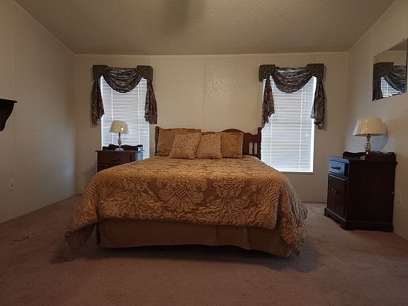 5th image of 150 S Windsor Lot 145