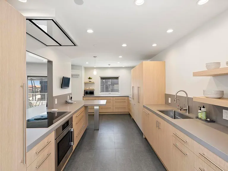 2110 Avenida De La Playa #C — Photo 6