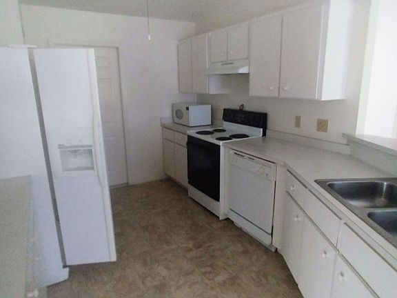3rd image of 2755 Del Lago Ct