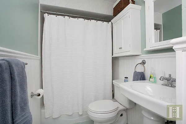 Sold by Halstead Property | media 1