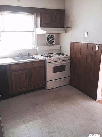 2nd image of 23 S Grove St APT 2