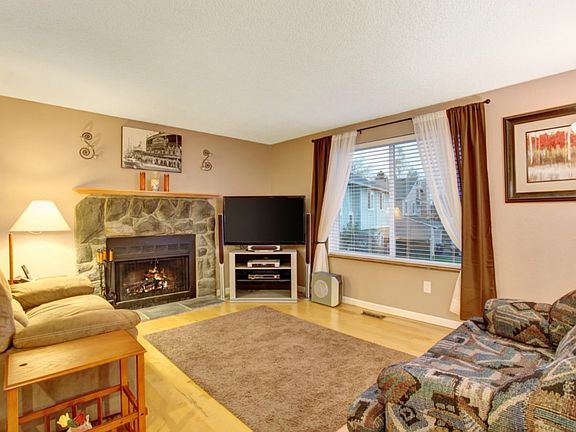 2nd image of 5059 36th St NE
