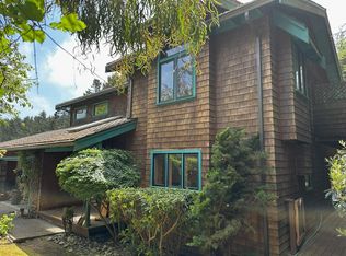 2008 Burns Dr, Eureka, CA 95503