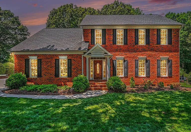 10403 Persimmon Creek Dr — Photo 1