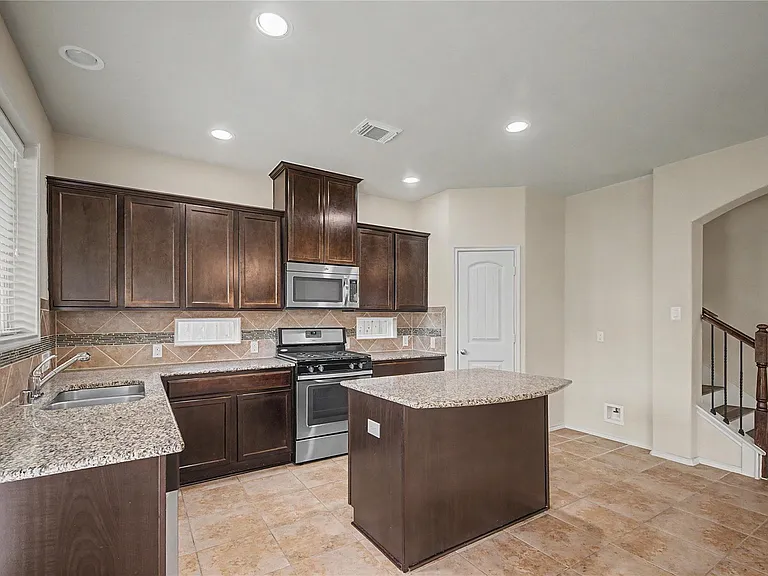 18319 Amalfi Coast Dr — Photo 13