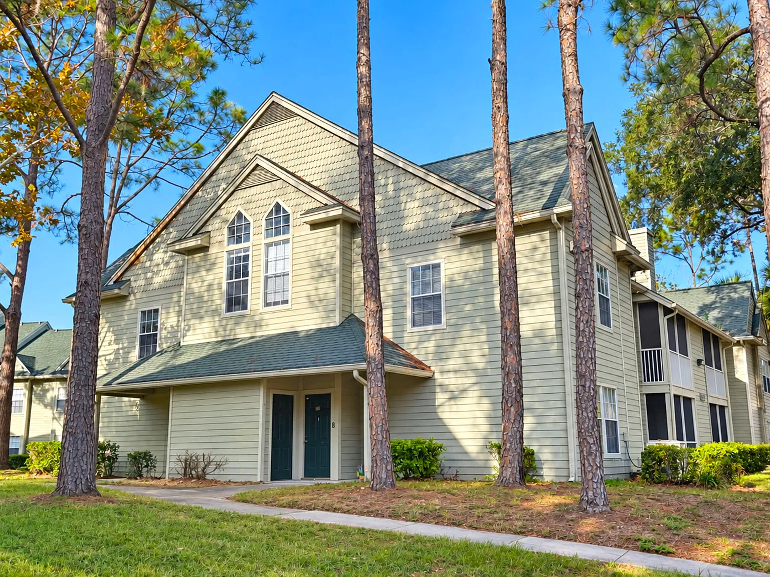Stylish 2BR/2BA MetroWest Condo with Loft, Fireplace & Pool | Near Orlando Attractions! — Photo 2