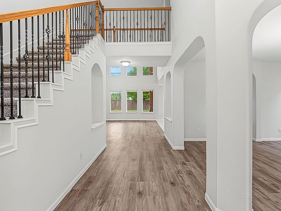 5th image of 9967 Tallow Pointe Ln