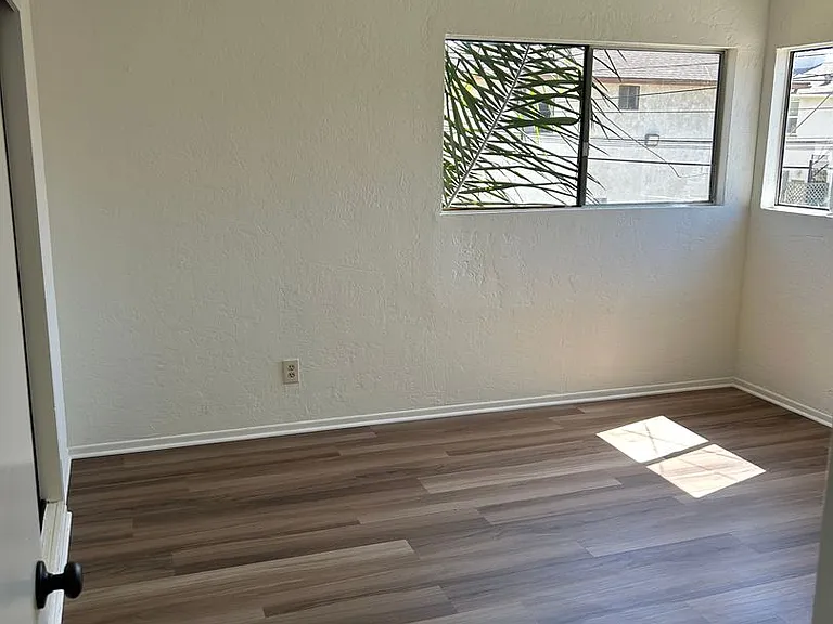 2355 Torrance Blvd #A — Photo 9