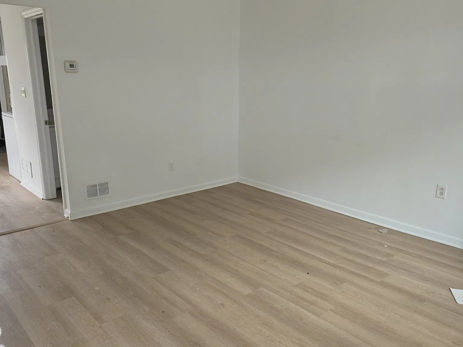 2 bed, 1.5 bath, 930 sqft, $2,190 — Photo 2