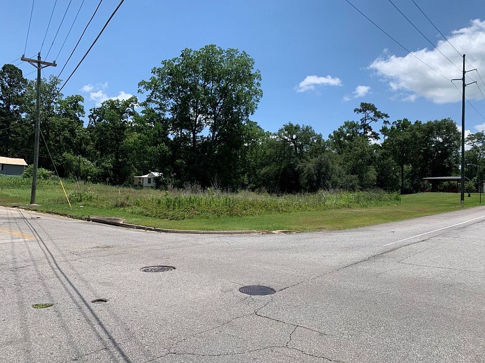 2nd image of 820 N Broad St