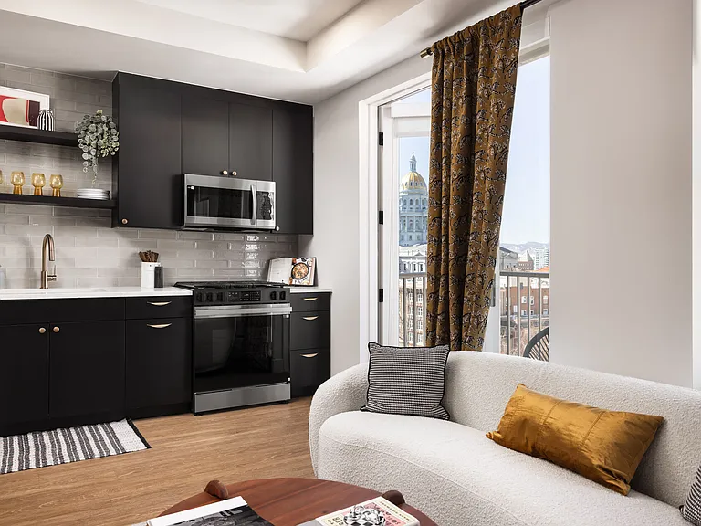 NOVEL Uptown by Crescent Communities — Photo 45