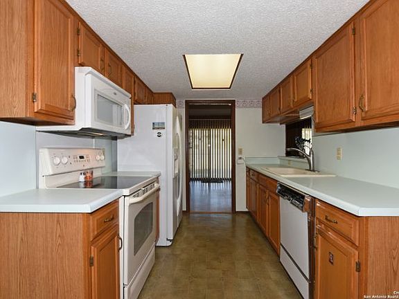 3rd image of 5715 Creekwood St