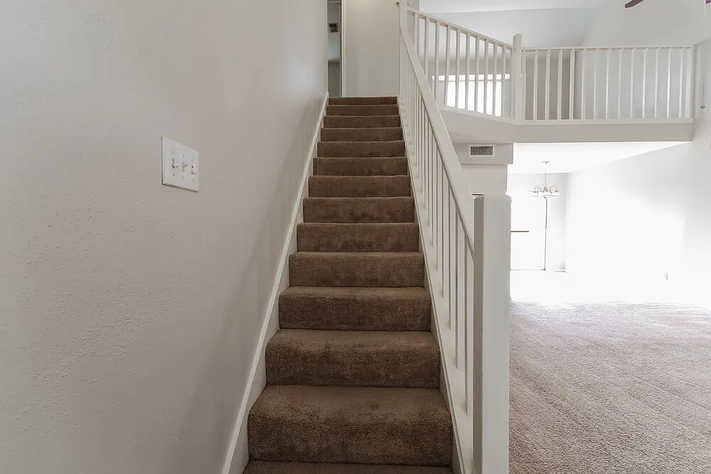 3 bed, 2.0 bath, 1306 sqft, $1,580 — Photo 2