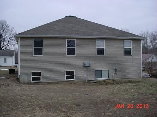 2nd image of 10 E 23rd St