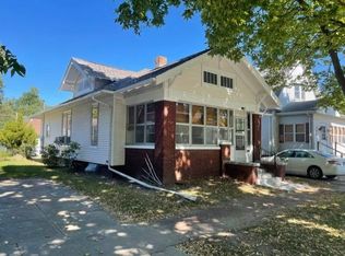 308 W 8th St, Beardstown, IL 62618