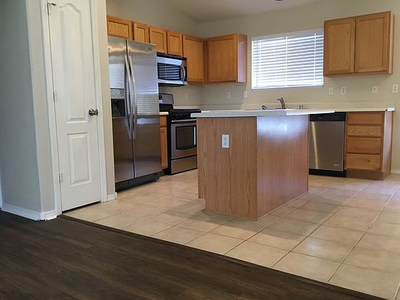4th image of 804 Ocate Meadows Dr NE