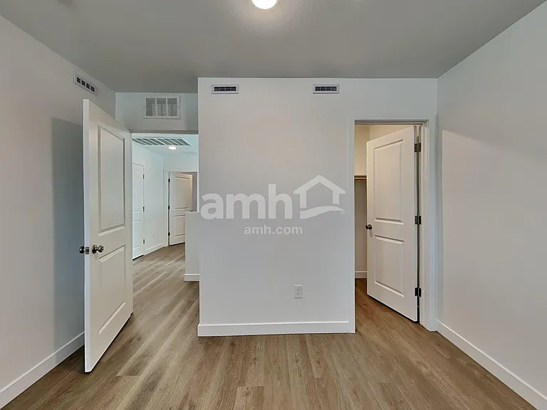 9737 W Luxton Ln — Photo 12