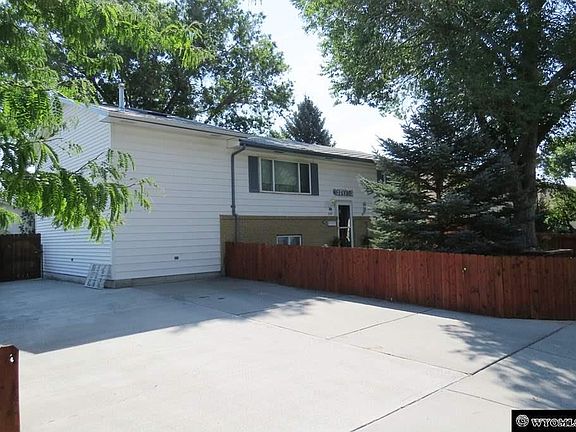 2nd image of 813 Cheryl Sue Dr