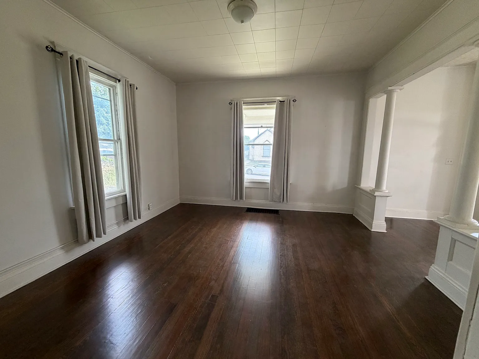 4 bed, 2300 sqft, $1,600 — Photo 3