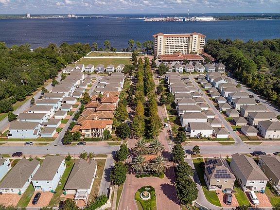 4th image of 2400 Grandiflora Blvd