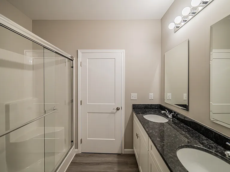Oaks Place — Photo 17