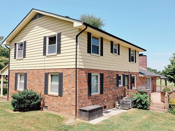 5th image of 111 Manor Dr