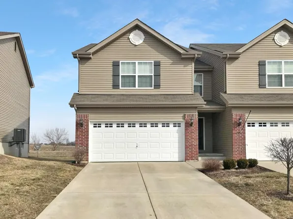 826 Harbor Woods Dr, Fairview Heights, IL 62208