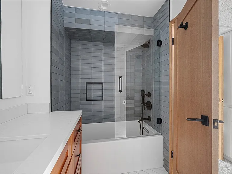 420 S Madison Ave #205 — Photo 17