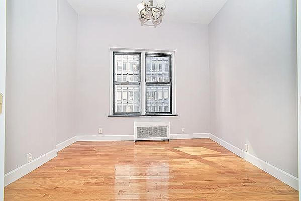2nd image of 211 W 53rd St #2H
