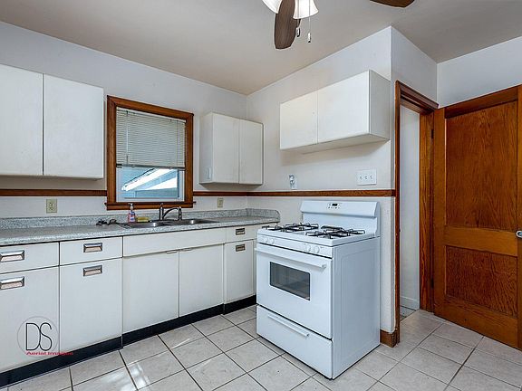 5th image of 619 S Illinois St