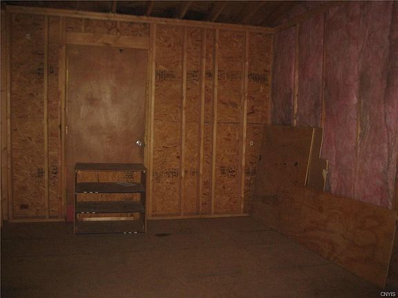 5th image of 212 Pine St