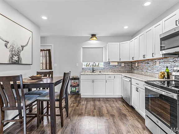 5th image of 925 Moorland St