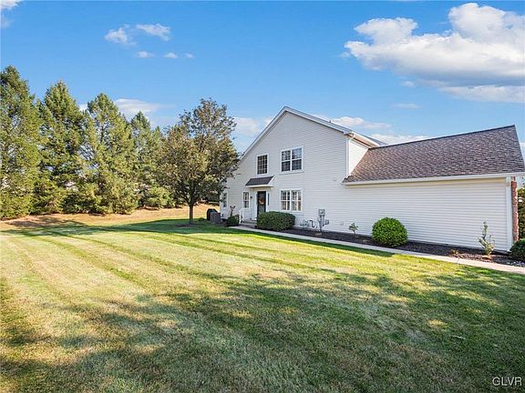 5th image of 2407 Patriots Ln