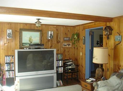 4th image of 9 Emerald Ave