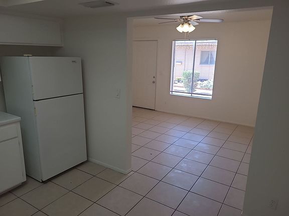 5th image of 1000 W Flint St APT B