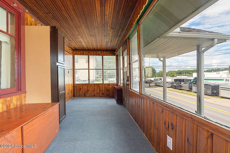 4th image of 215 Canal Street