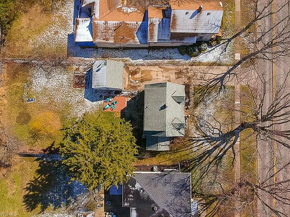 2nd image of 729 Park Ave