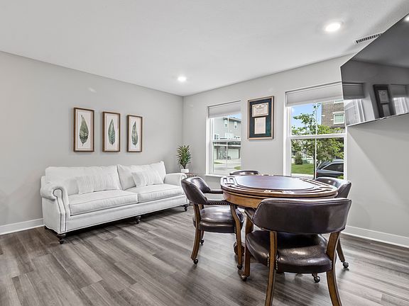 5th image of 325 Fairfax Way